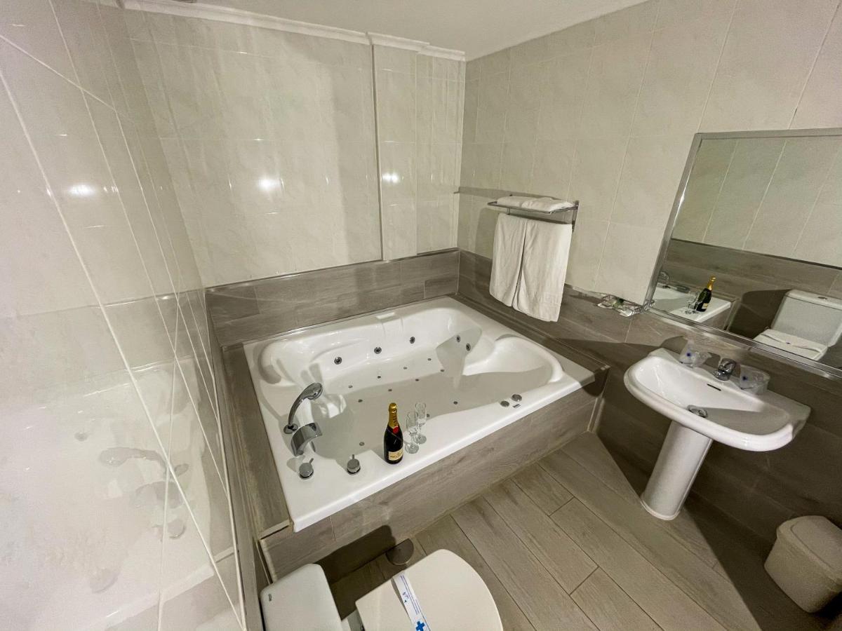 La Siesta Motel Villamarciel Dış mekan fotoğraf