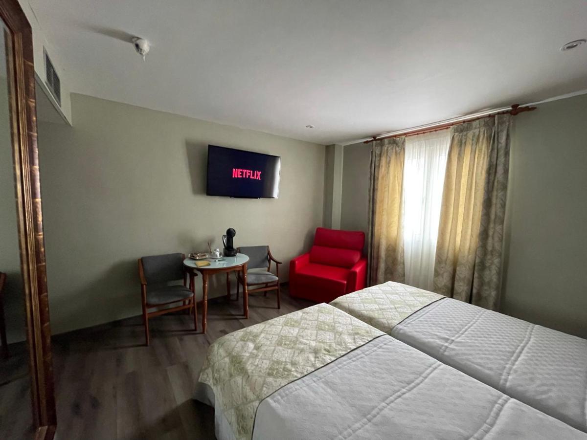 La Siesta Motel Villamarciel Dış mekan fotoğraf